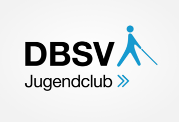 Logo: in schwarzer Schrift der Text "DBSV Jugendclub". Daneben das Symbol einer Person mit Langstock in Blau.